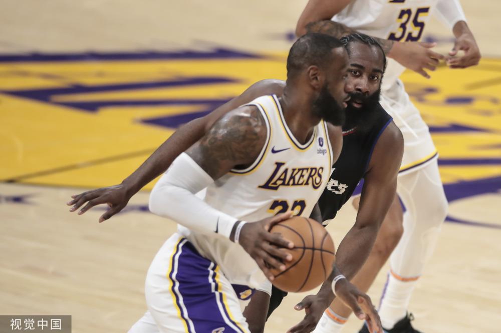 球员受伤后 球员受伤后